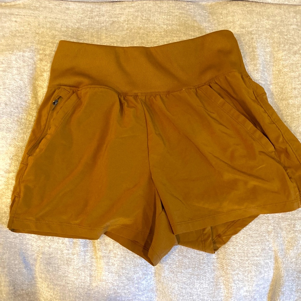 Active gym shorts with an adjustable waist band!